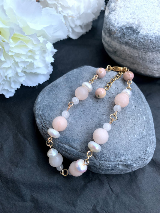 Pearl Dreams Aventuriini makeanvedenhelmi rannekoru