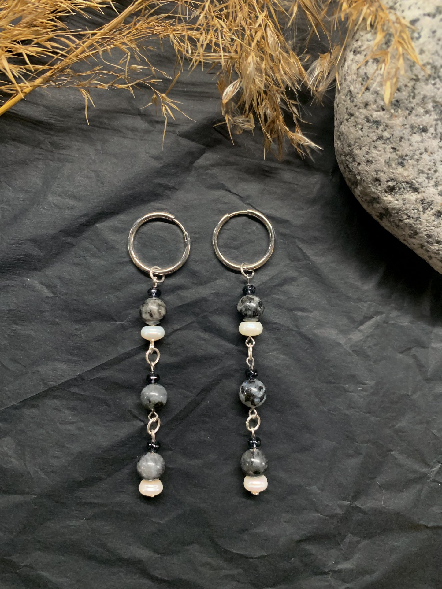 Pearl Dreams Larvikiitti makeanvedenhelmi korvakorut