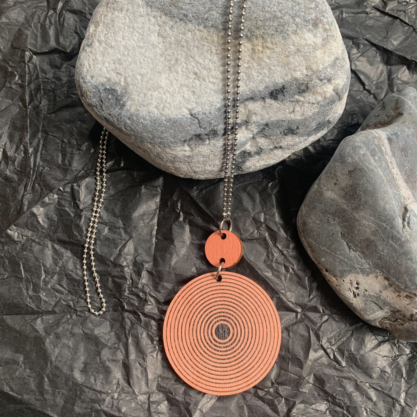 Utopia persikka kaulakoru