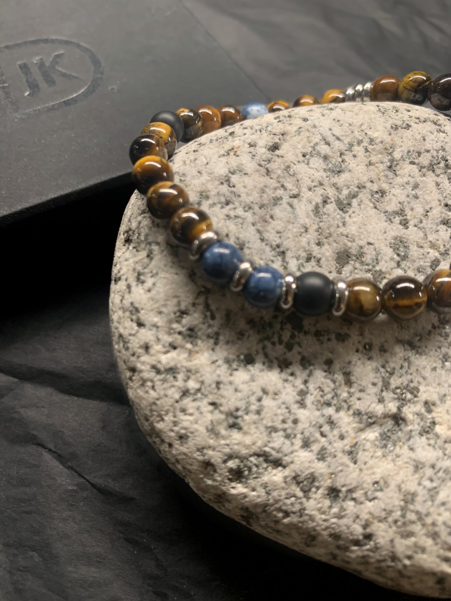 Gubbe Akaatti Jade Tiikerinsilmä -rannekoru