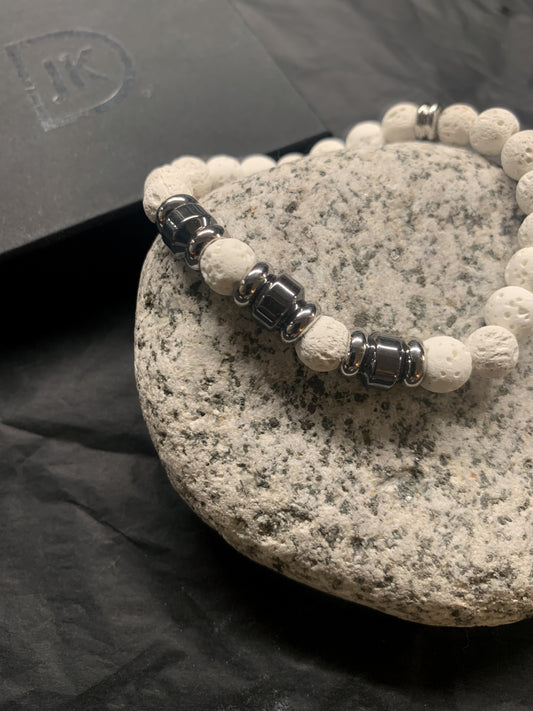 Gubbe Laavakivi Hematiitti -rannekoru