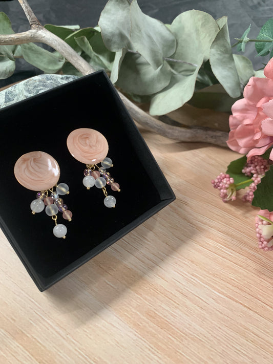 Koralli-korvakorut (hento vaaleanpunainen-valkoinen)