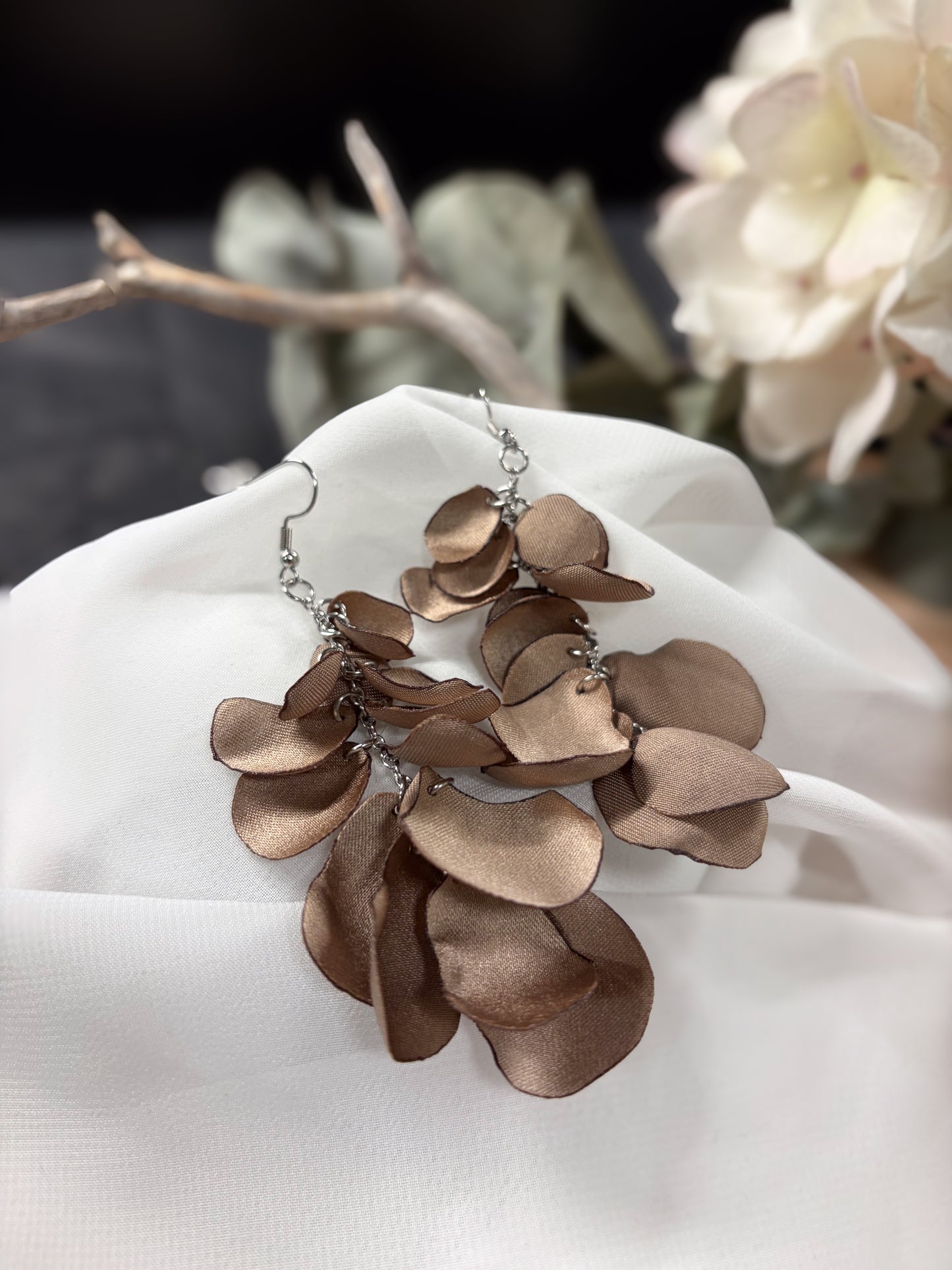 Lupiini-korvikset (tumma hiekka) Slow Fashion by Jaaza