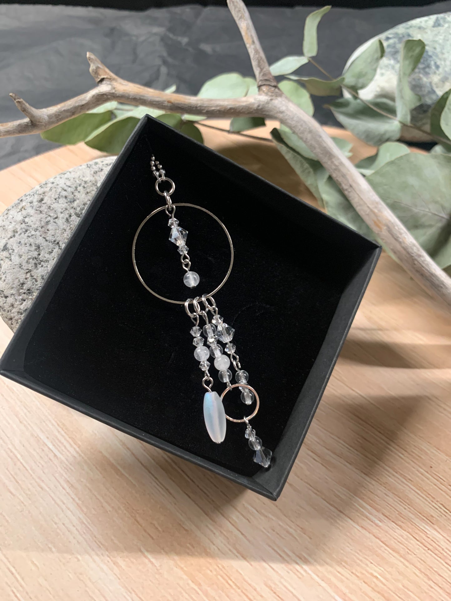 Unelmasieppari Kristalli -kaulakoru (Jade & Kristalli)